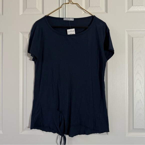NWT Stateside Casual Summer Spring Navy Blue Short Sleeve Tee Top Size Medium - Picture 1 of 3